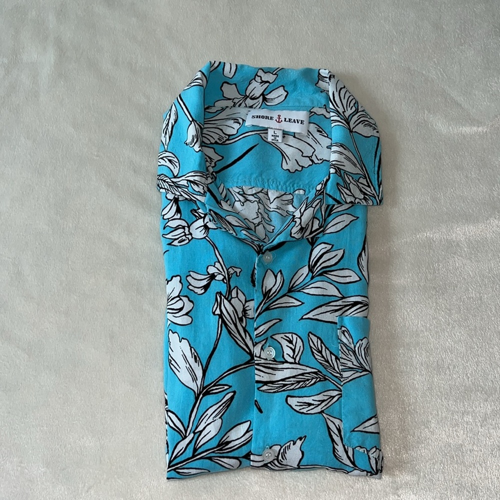 Shore & Leave Button Down Shirt Size Large
